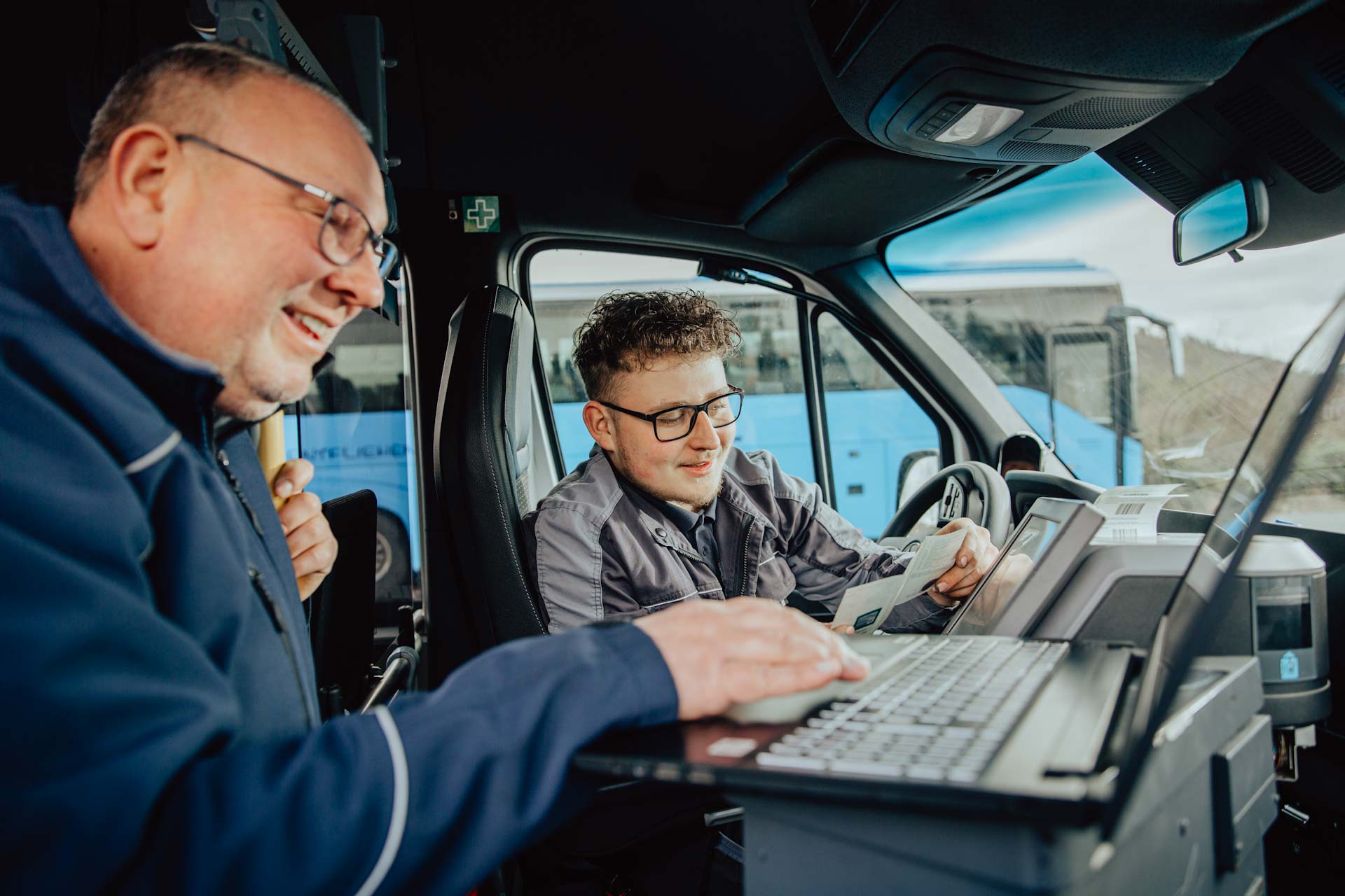 Teamwork und modernes Arbeiten in den Frölich-Werkstätten